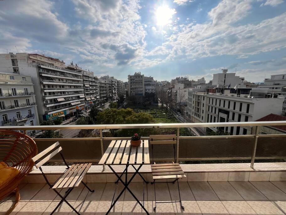 Maria'S Sunlit Apartment Пирея Екстериор снимка