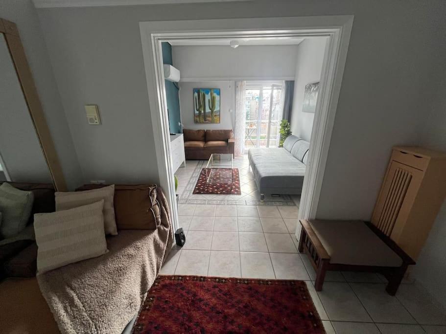 Maria'S Sunlit Apartment Пирея Екстериор снимка